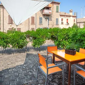 Casa Dell'archivòlto Con Garage Ferrara